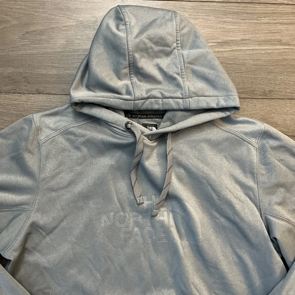The North Face Mountain Athletics Mens L Pullover Sweatshirt Gray